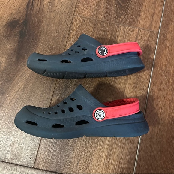 Joybees blue & red slip on foam clogs, size 12 - Picture 5 of 7